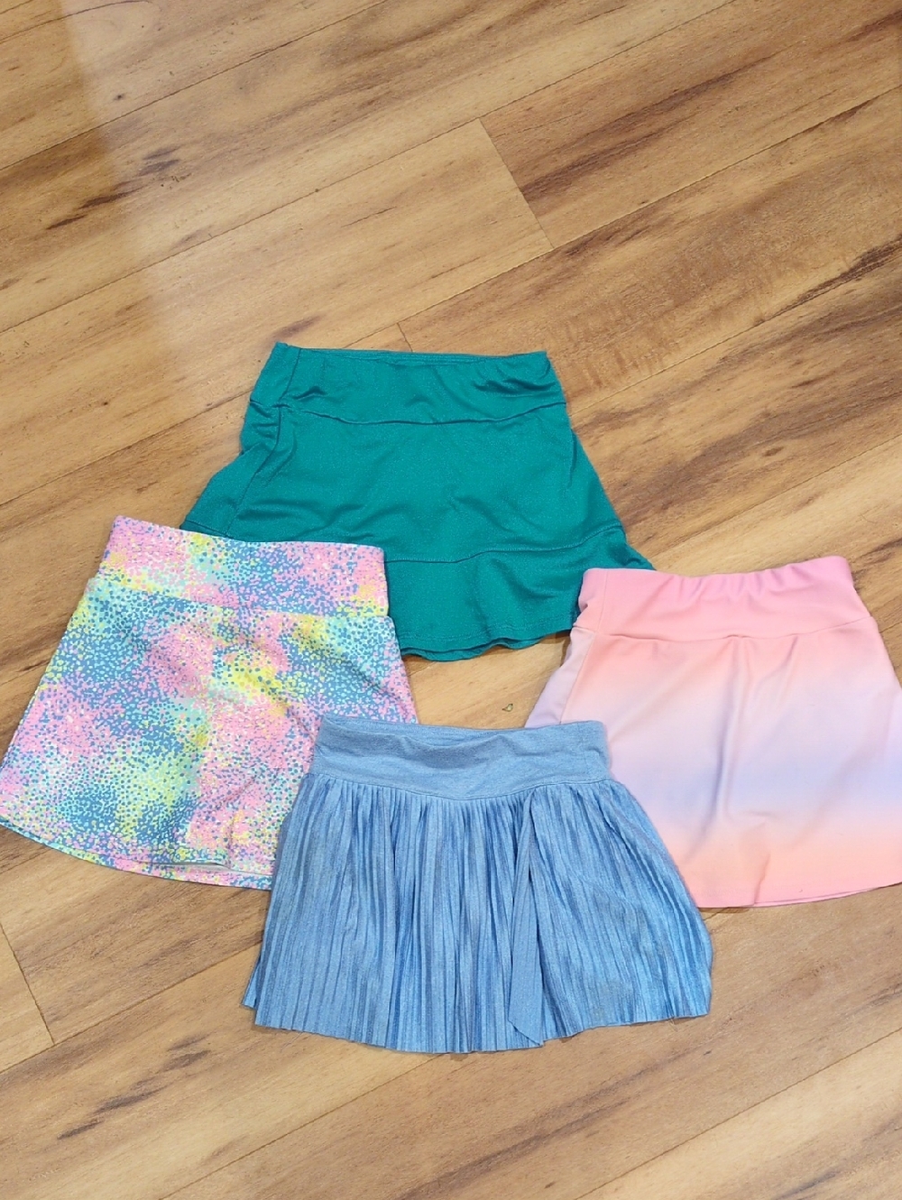 Runway Skort 4 Pack Ombre Teal Blue Rainbow Colors  Girls Size 4-5 Skort Lot